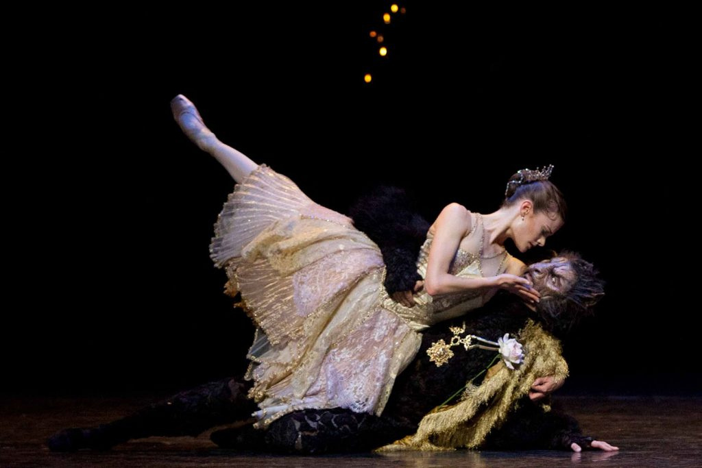 Birmingham-Royal-Ballet-Beauty-and-The-Beast-Lowry-Theatre-Blogger-Review-2