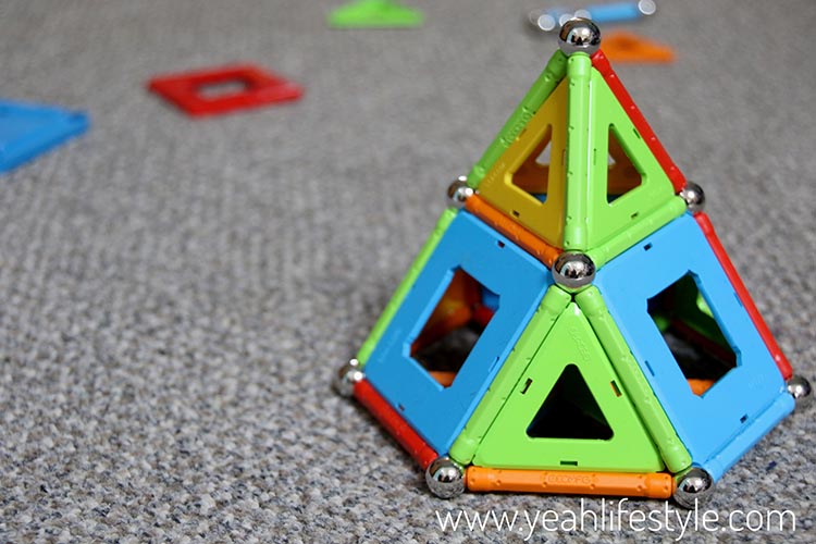 Children's Toy Review: Geomag Classic 365 Confetti