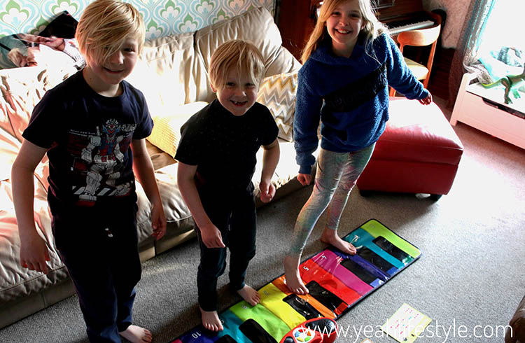 Toy Review: Rainbow Colours Piano Mat