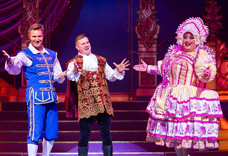 Review: Cinderella at Regent Theatre in Stoke-on-Trent