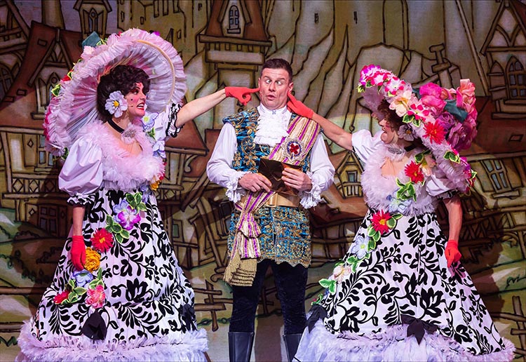 Review: Cinderella Panto at Regent Theatre in Stoke-on-Trent