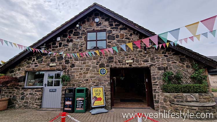 Peak Wildlife Park in Leek