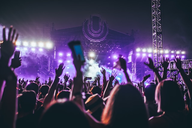 7 Ways to Find Local Music