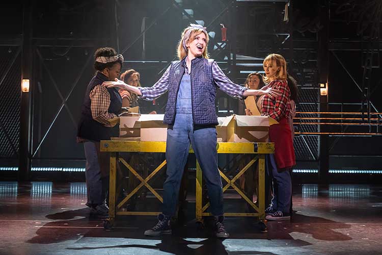Review: AN OFFICER AND A GENTLEMAN THE MUSICAL at The Regent Theatre