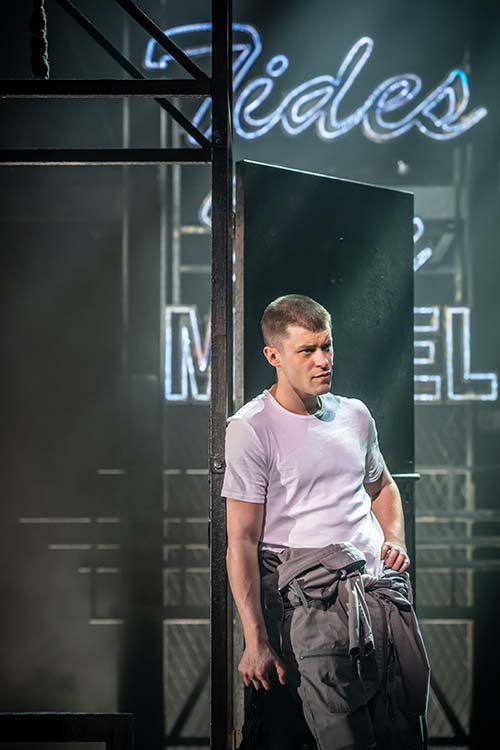 Review: AN OFFICER AND A GENTLEMAN THE MUSICAL at The Regent Theatre