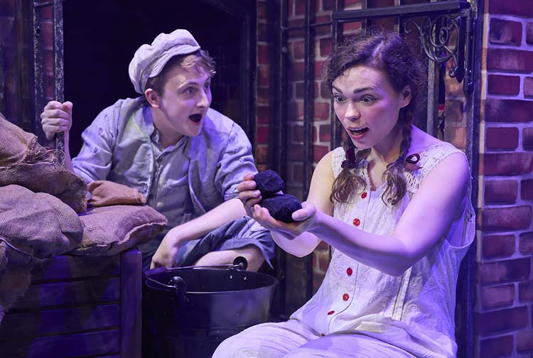 Review: David Walliams’ Awful Auntie at The Regent Theatre