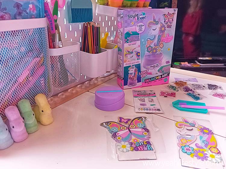 Toy Review: Style 4 Ever Diamond Art Lamp Set from Canal Toys