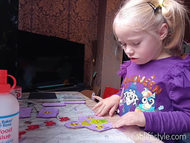 Children's Craft Review: Baker Ross Halloween Crafts
