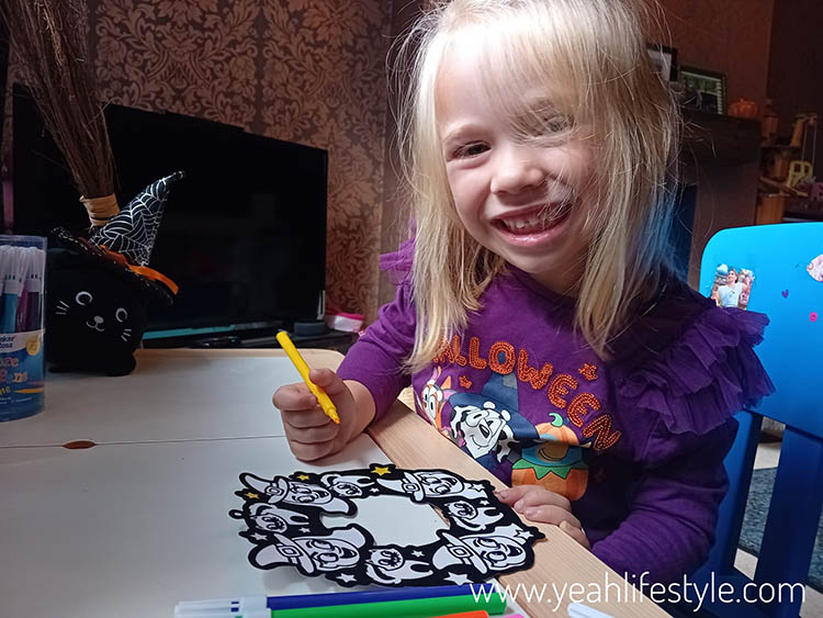 Children's Craft Review: Baker Ross Halloween Crafts