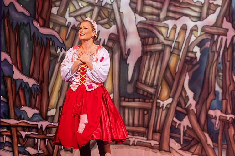 Review: Cinderella at The Regent Theatre