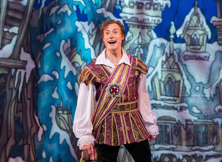 Review: Cinderella at The Regent Theatre