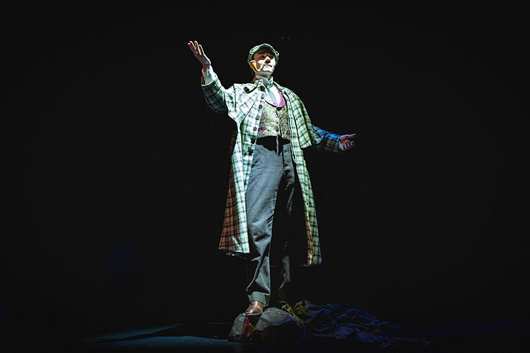 Review: The Hound of the Baskervilles at the New Vic Theatre