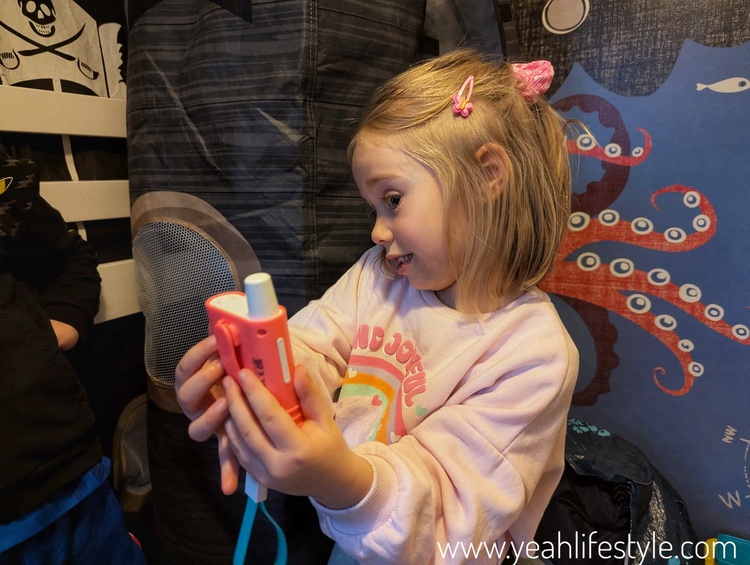 Toy Review: Creator Video Walkie Talkies from Canal Toys
