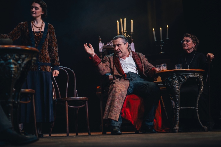 Review: Richard III at Stafford Gatehouse Theatre