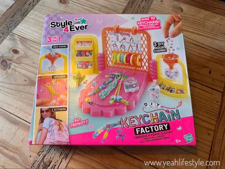 Toy Review: Style 4 Ever DIY Keychain Factory from Canal Toys