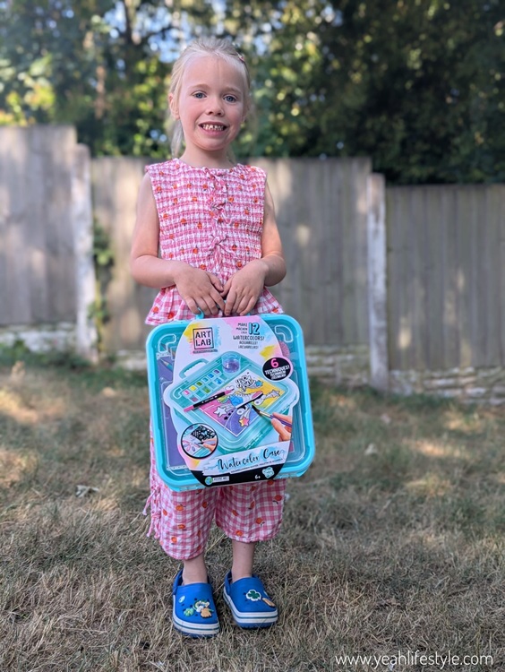 Toy Review: Art Lab Fluffy Paint Studio from Canal Toys