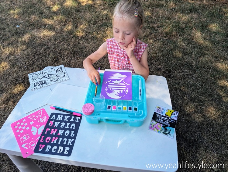 Toy Review: Art Lab Fluffy Paint Studio from Canal Toys